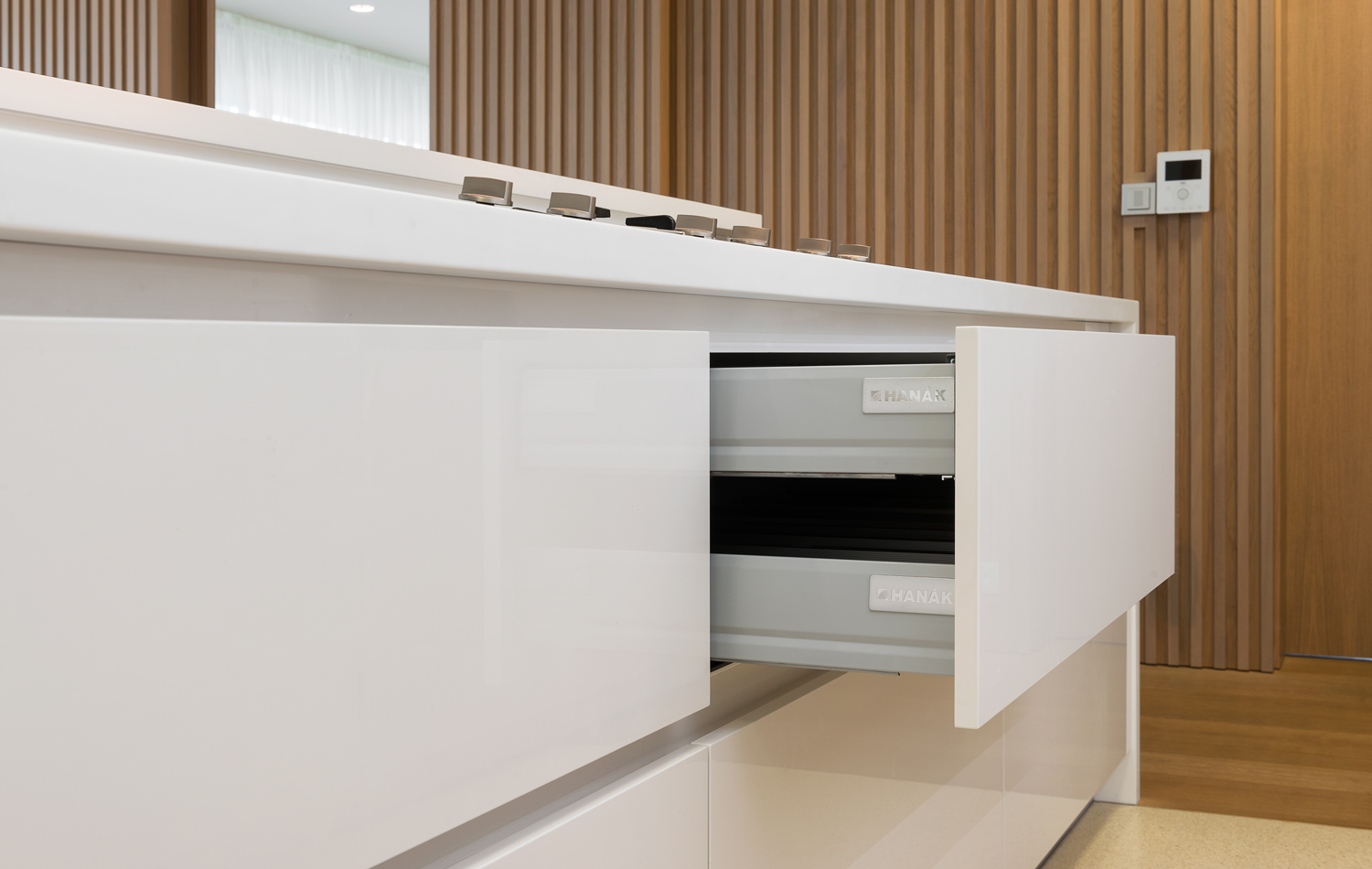 Hanák nábytek Minimalistický interiér Bílý lak Kuchyně 